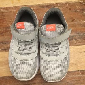 Toddler girls Nike’s